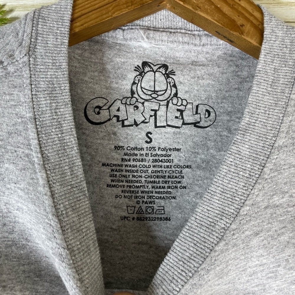 Garfield Only Lazy When I’m Awake Gray Tee - Picture 3 of 4